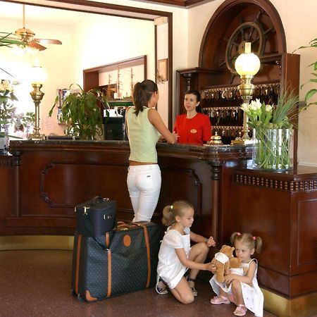 Hotel Milano Helvetia - In Centro Con Piscina ريتشوني المظهر الخارجي الصورة