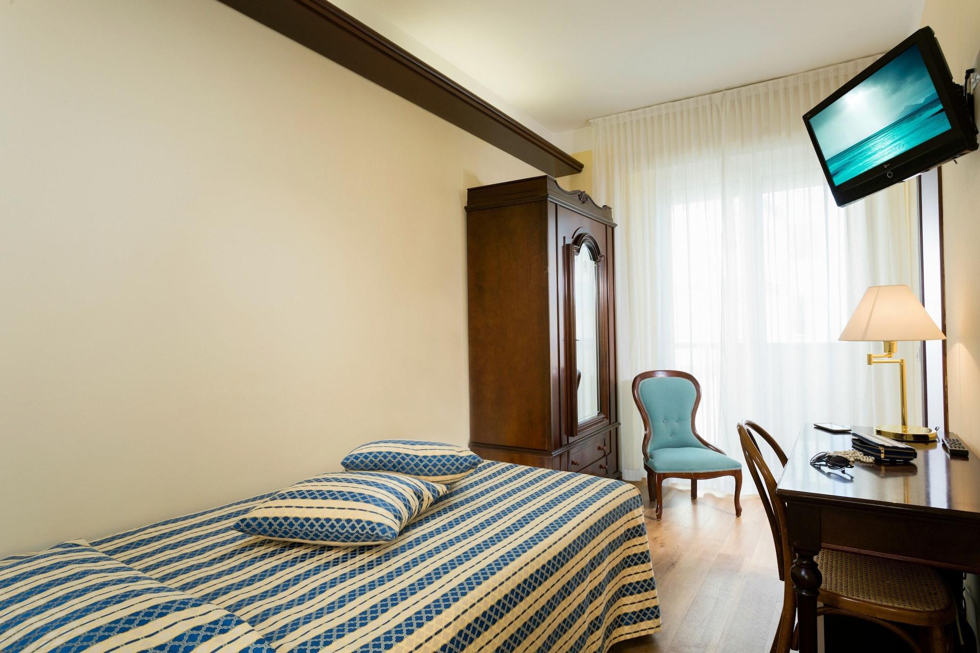 Hotel Milano Helvetia - In Centro Con Piscina ريتشوني المظهر الخارجي الصورة