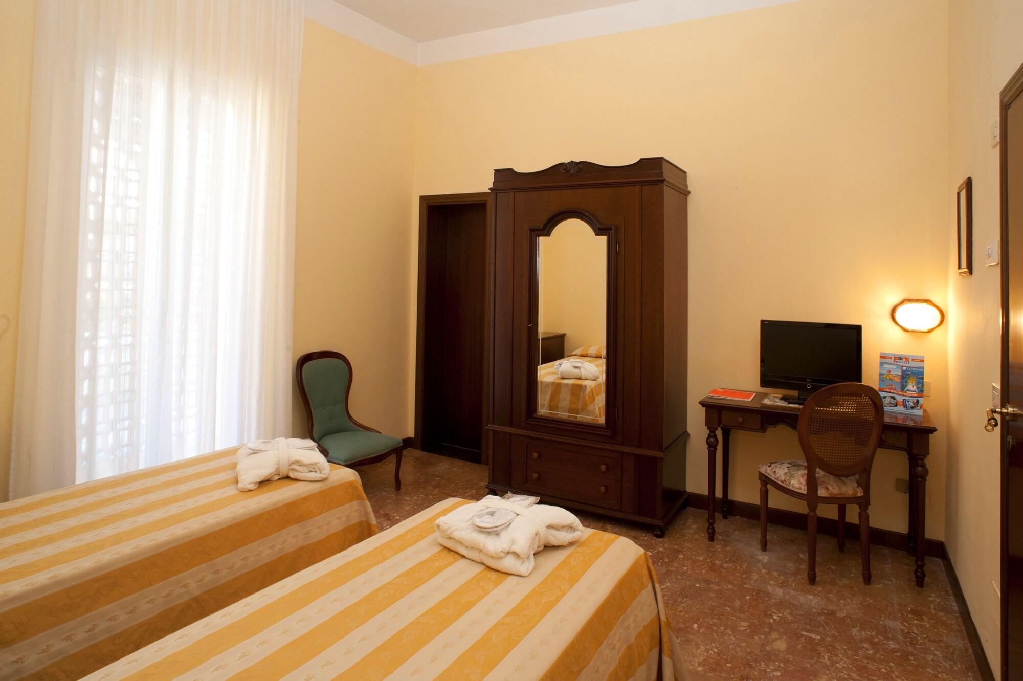 Hotel Milano Helvetia - In Centro Con Piscina ريتشوني المظهر الخارجي الصورة