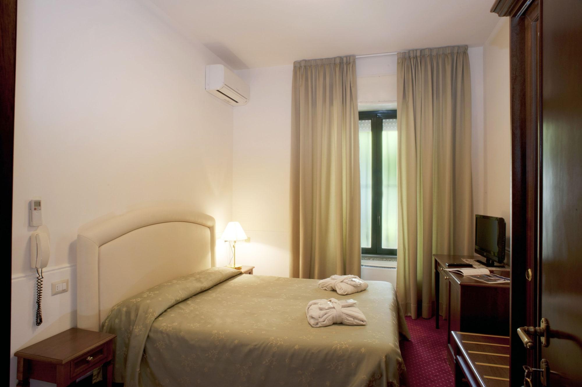 Hotel Milano Helvetia - In Centro Con Piscina ريتشوني المظهر الخارجي الصورة
