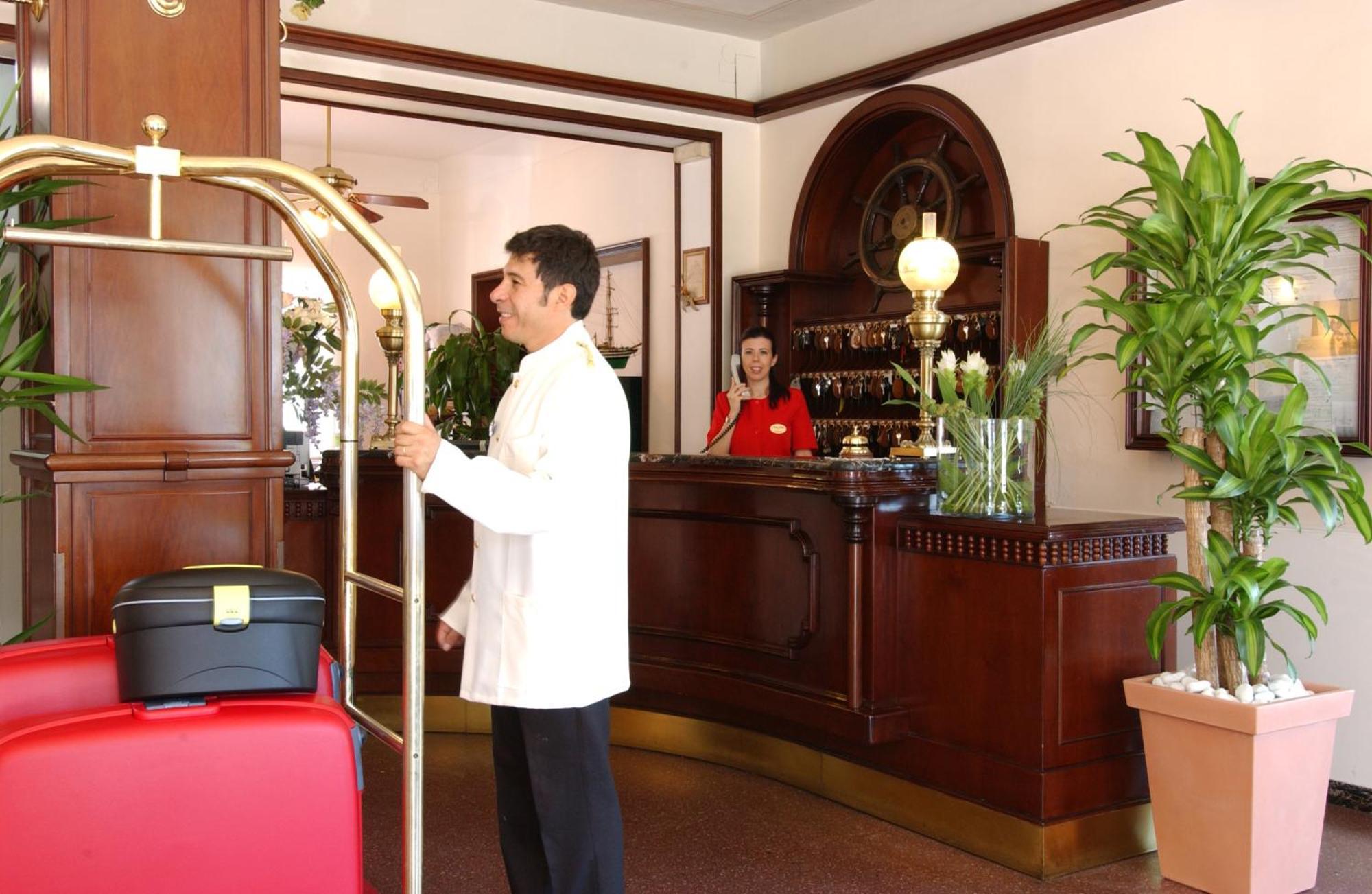 Hotel Milano Helvetia - In Centro Con Piscina ريتشوني المظهر الخارجي الصورة