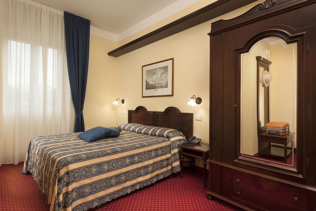 Hotel Milano Helvetia - In Centro Con Piscina ريتشوني المظهر الخارجي الصورة
