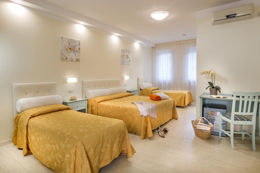 Hotel Milano Helvetia - In Centro Con Piscina ريتشوني المظهر الخارجي الصورة